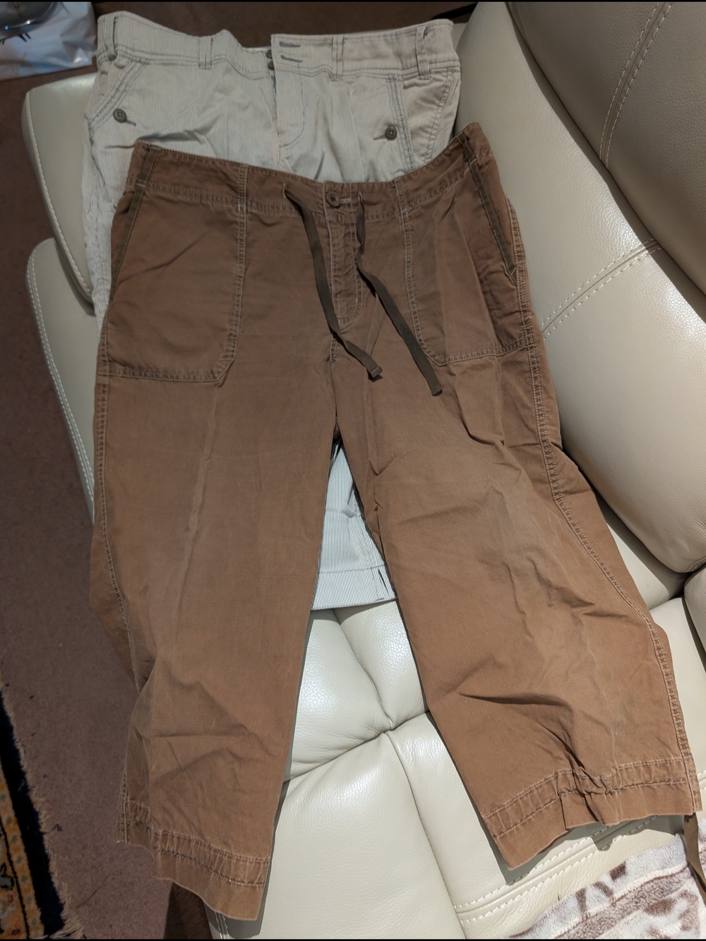 2 PR American Eagle & Eddie Bauer Outfitters Capri's